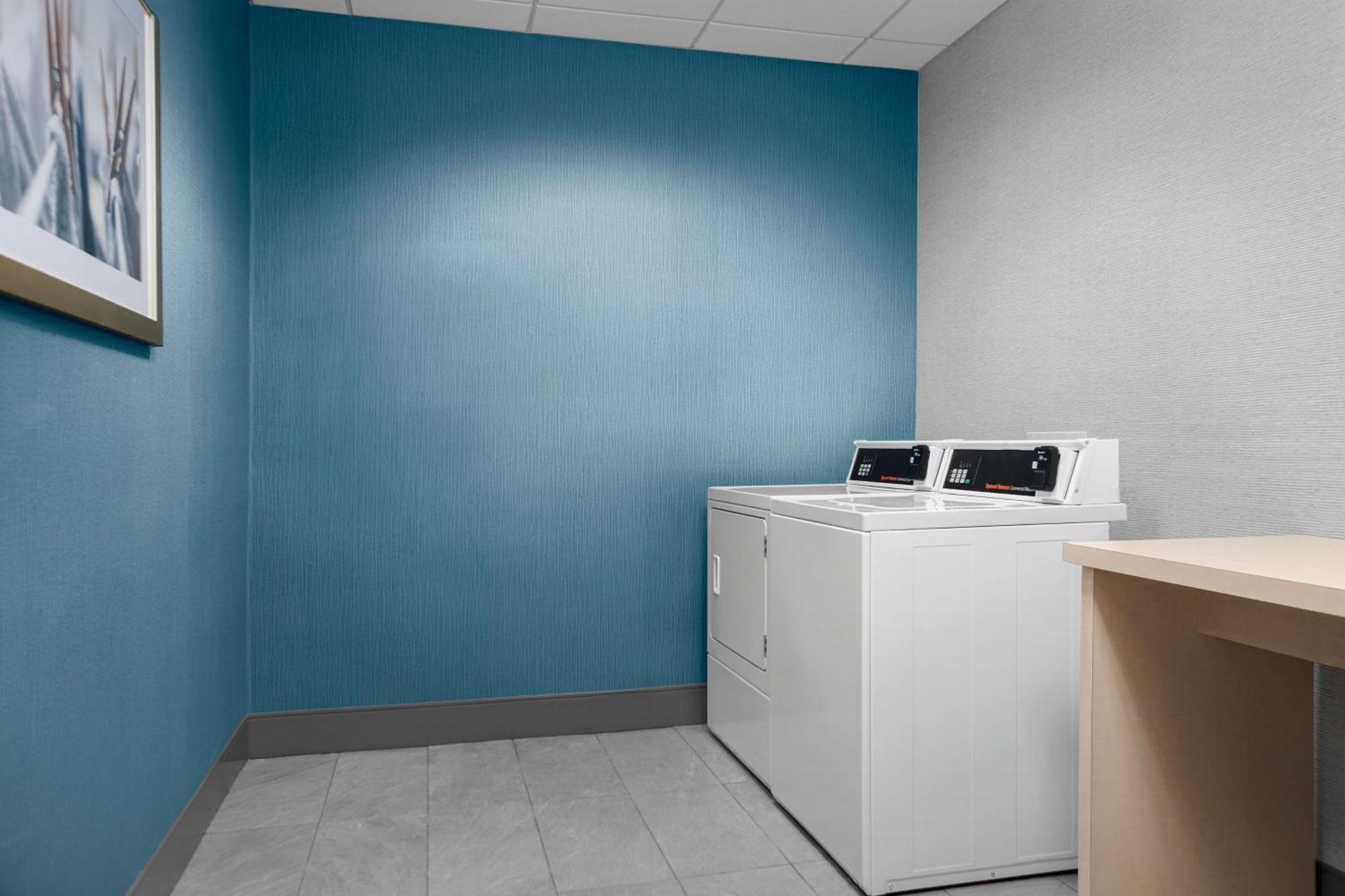 Hampton Inn & Suites Atlanta-Six Flags Літіа Спринґс Екстер'єр фото
